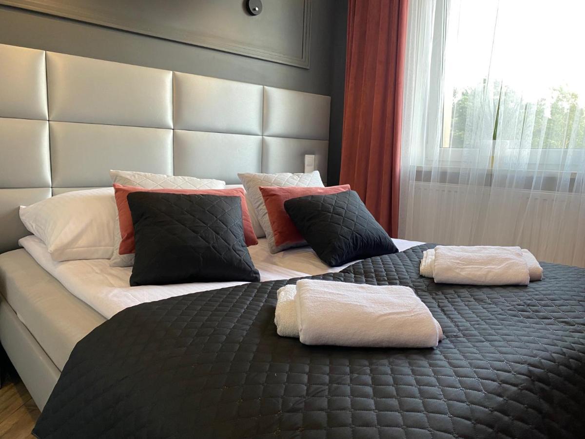 Family & Business Sauna Teznia Apartments No 5 Lesny Nad Zalewem Cedzyna, Unikat - 4 Bedroom With Private Sauna, Bath With Hydromassage, Spectacular View Terrace, Garage, Catering Options Кельце Екстер'єр фото